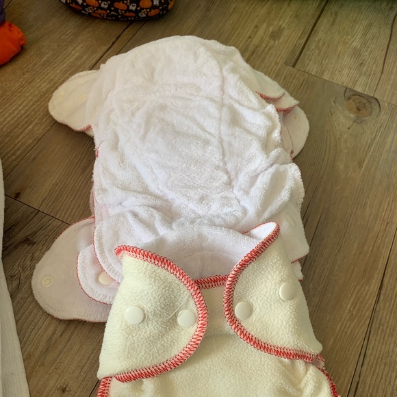 Various cloth diapers. - Picture 2 of 14